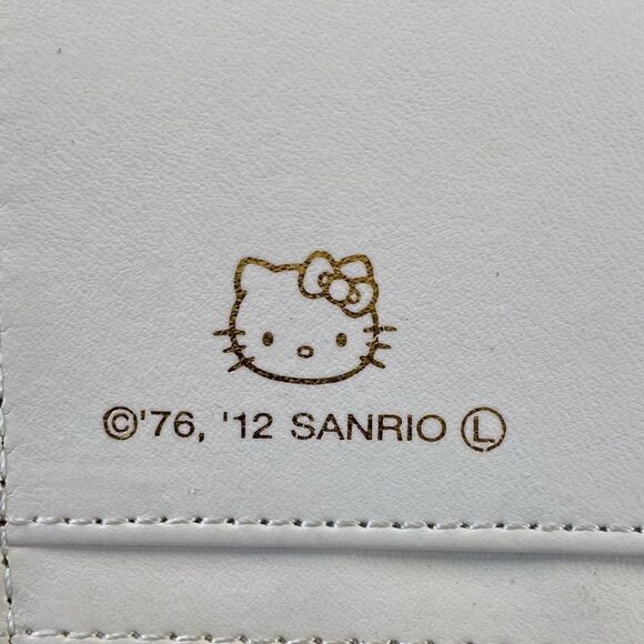 Hello Kitty Sanrio White Faux Patent Leather Long Wallet - Adorable! VGUC! - Picture 6 of 13
